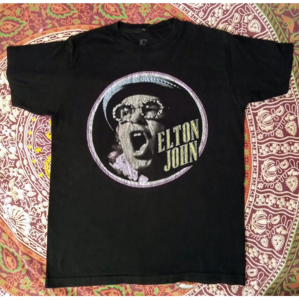 Elton John Rocket Man Distressed Graphic Band Tee Shirt Retro Style Glam SZ M